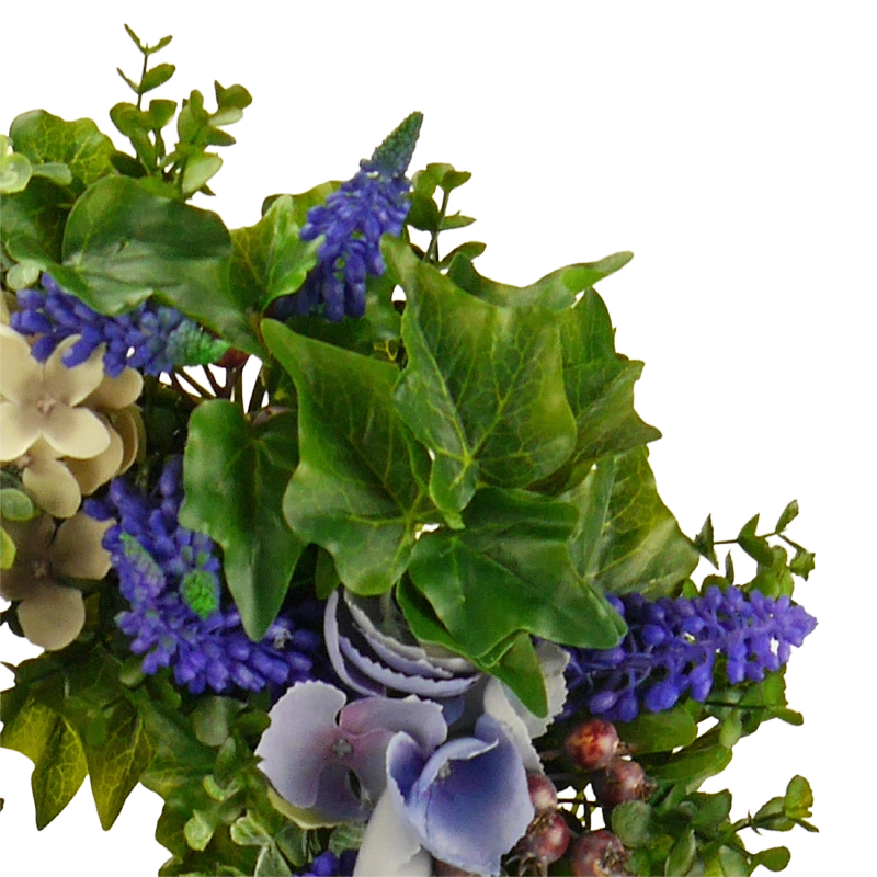 Wreath of flowers with grape hyacinths