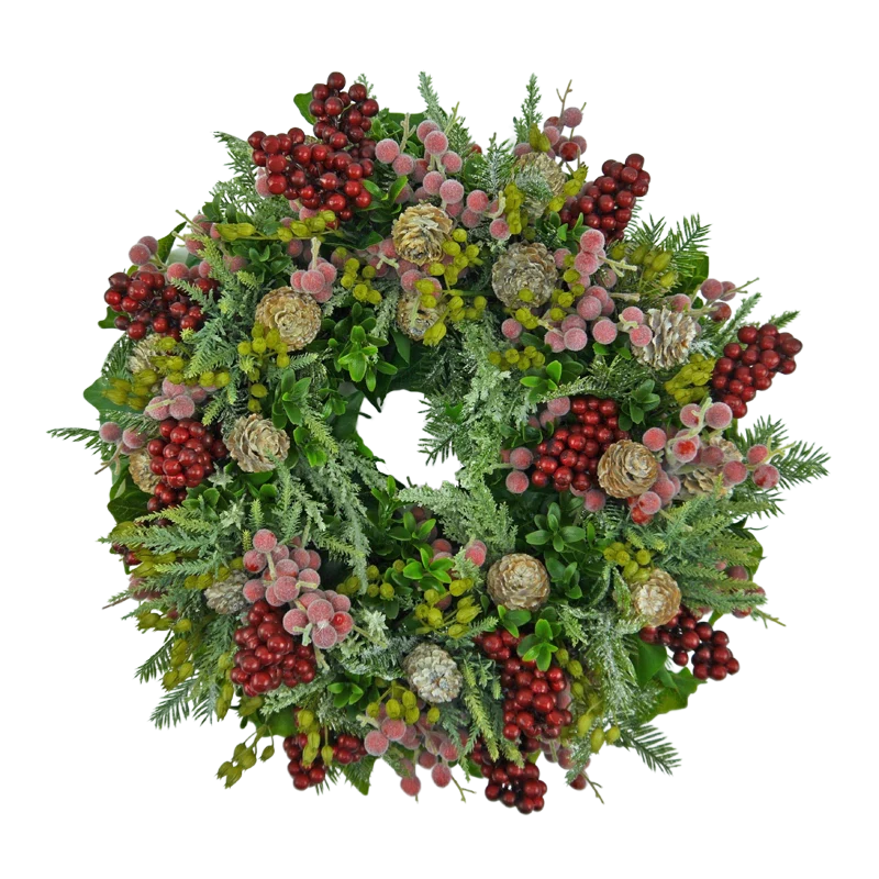 Winterkranz mit Beeren, Zapfen und geeister Tanne