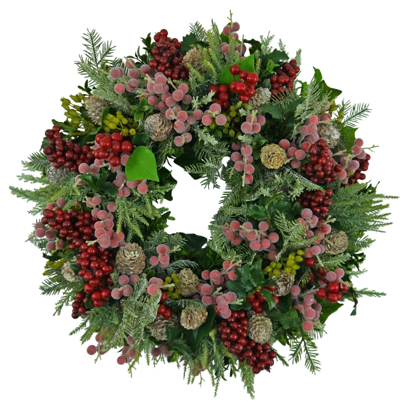 Winterkranz mit Beeren, Zapfen und geeister Tanne