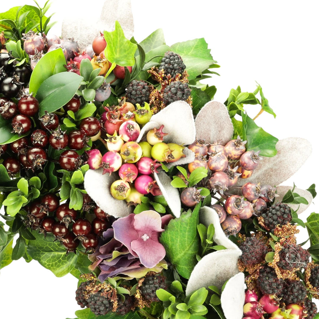 Kranz mit Beeren und Hortensien