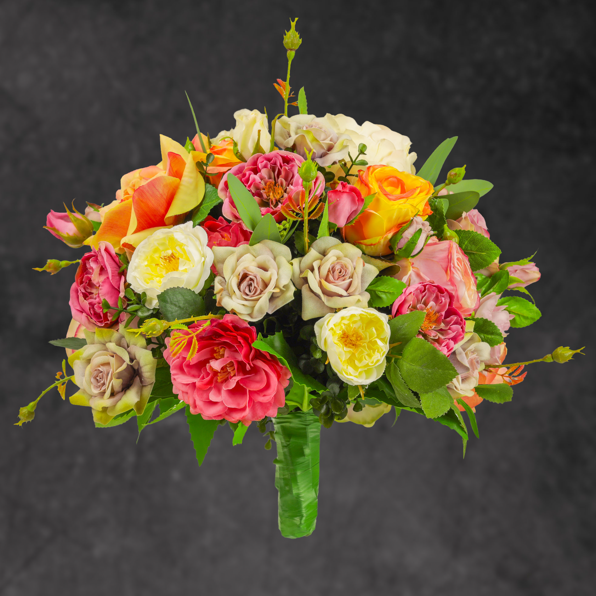 Strauß, gemischte Rosen mit Eukalyptus